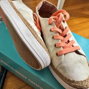 Women's REEF Casual Canvas Sneakers with Orange Accents
